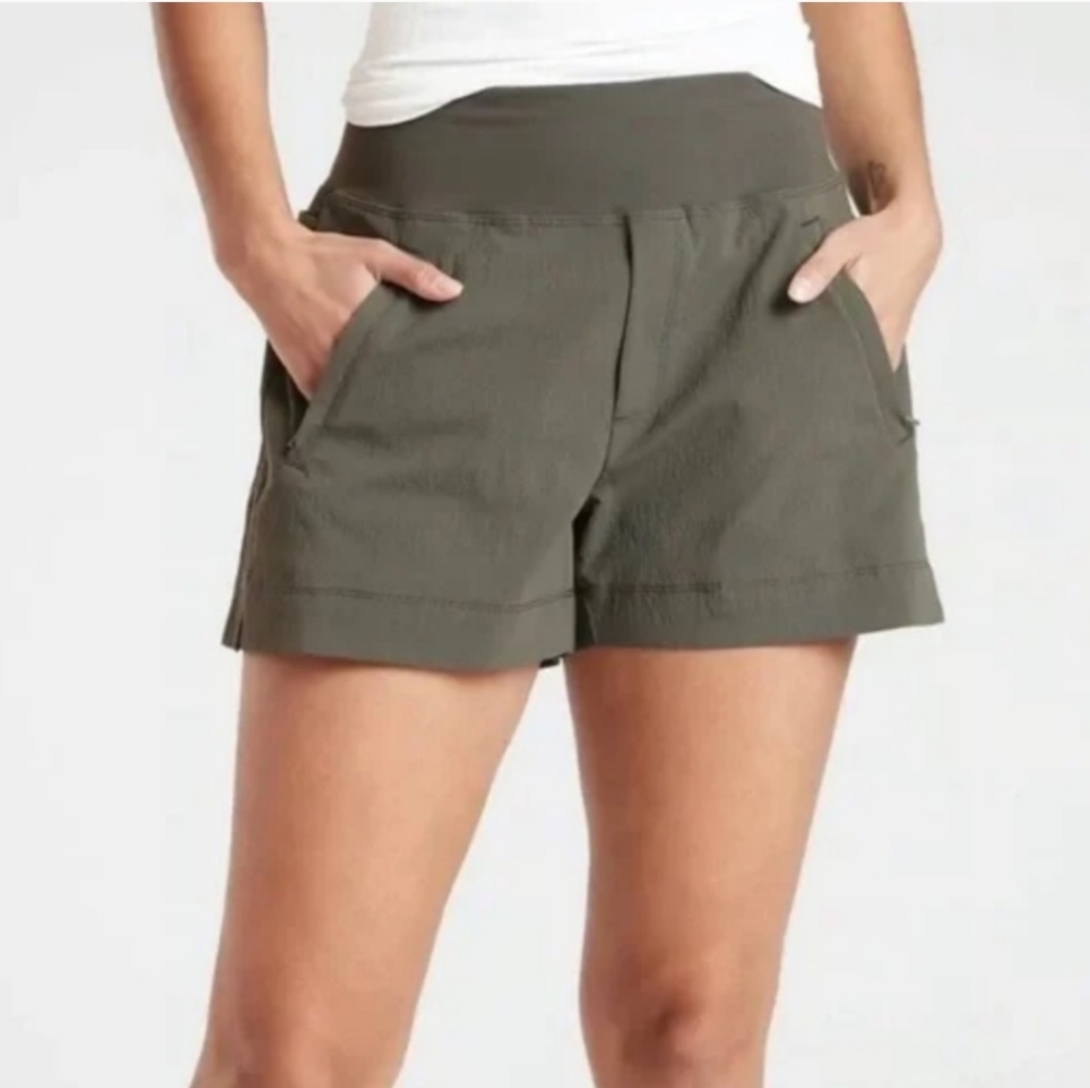 Athleta Trekkie North Short